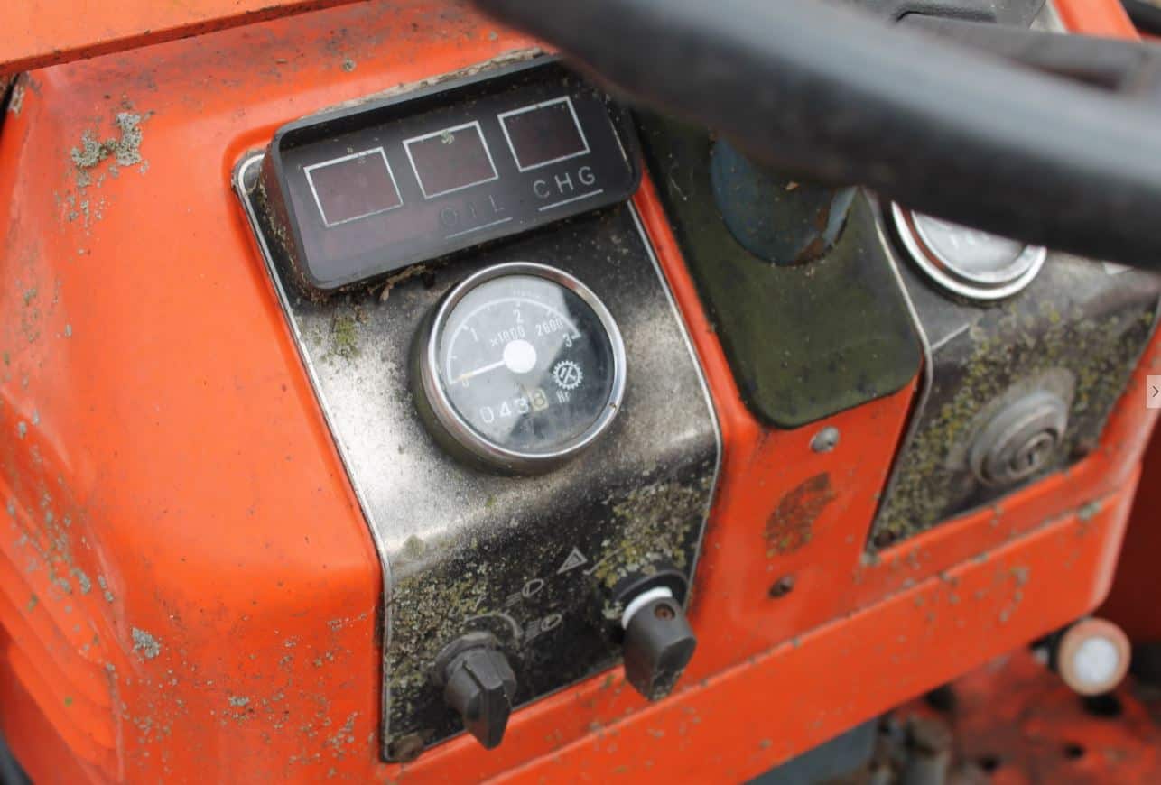 Restoring an old Kubota B20 Compact Utility Tractor and putting it back