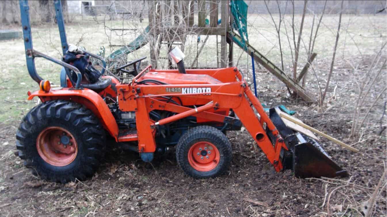 Restoring an old Kubota B20 Compact Utility Tractor and putting it back